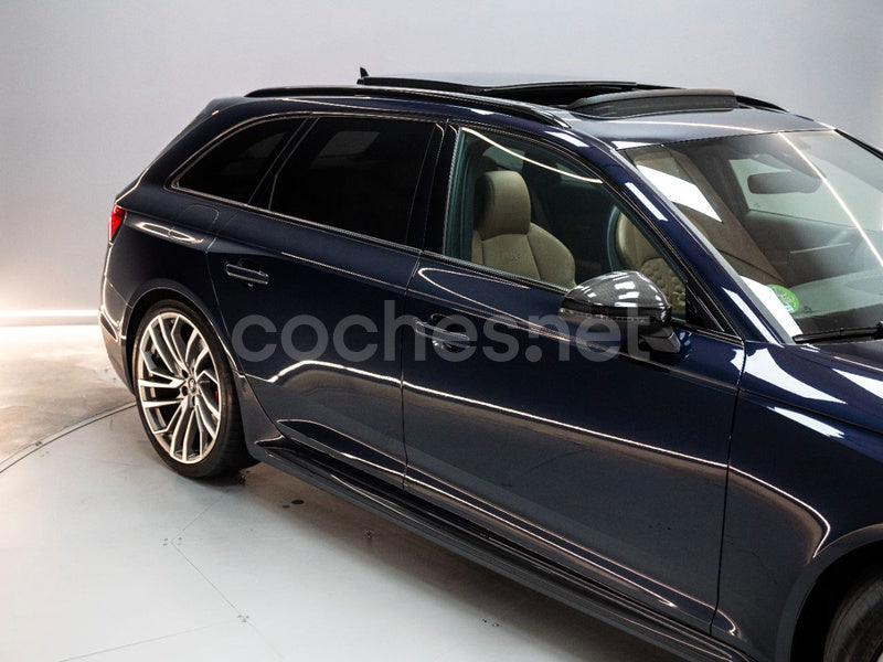 AUDI A4 RS4 Avant TFSI 331kW quattro tiptronic 5p.