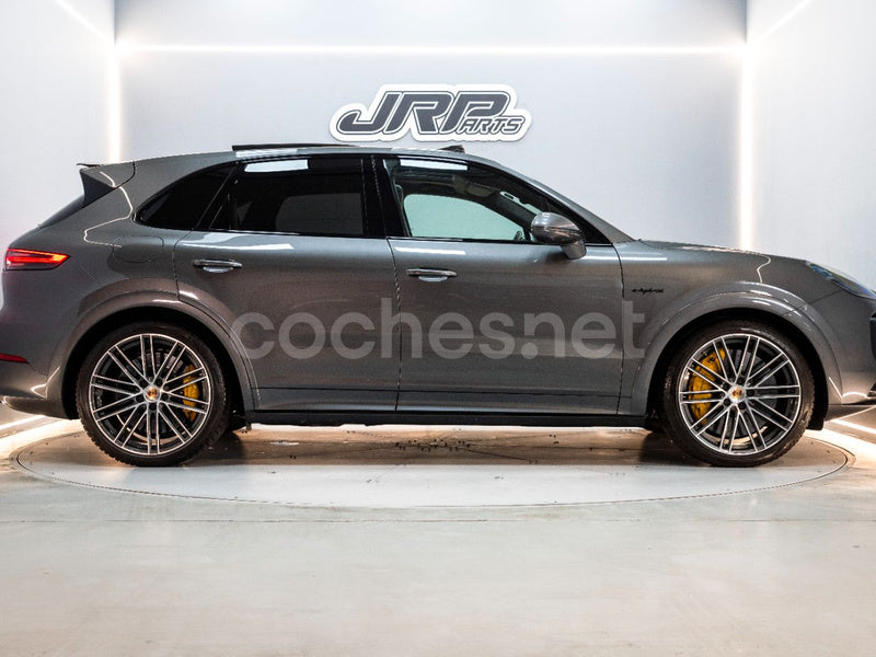 PORSCHE Cayenne Turbo S EHybrid 5p.